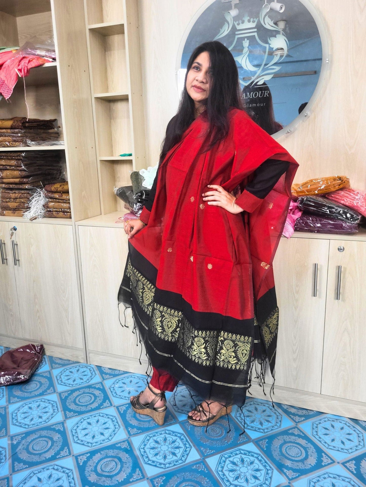 হাফ সিল্ক জামদানি তাঁত কাজের সালোয়ার কামিজ-ব্ল্যাক+রেড মিক্স কালার - China To BD Web