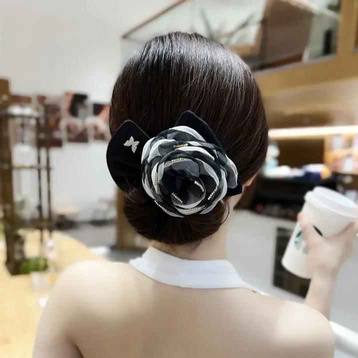 🌸✨ Elegant Flower Hair Bun Maker – স্টাইলিশ হেয়ার বান ক্লিপ ✨🌸